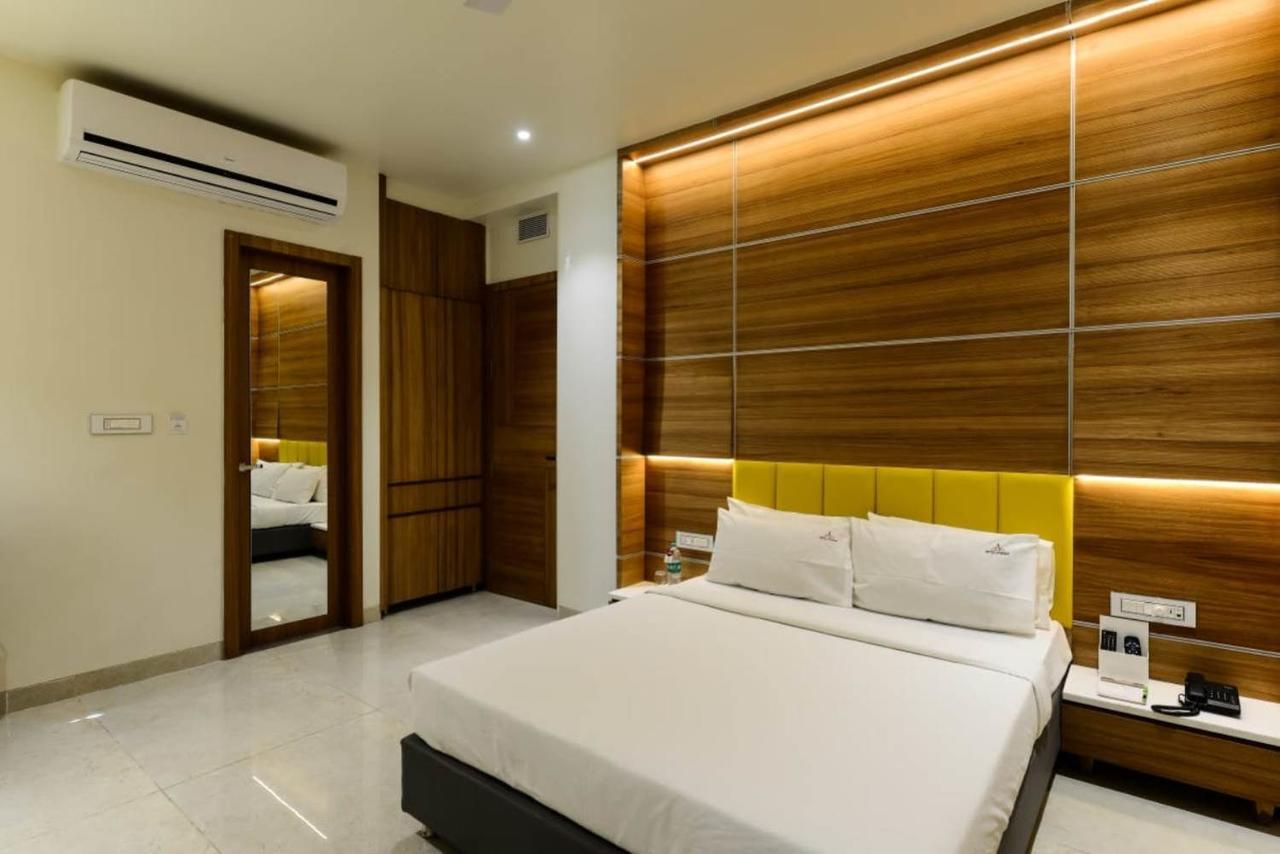 The Hubstreet Hotel,Bhopal Exterior photo